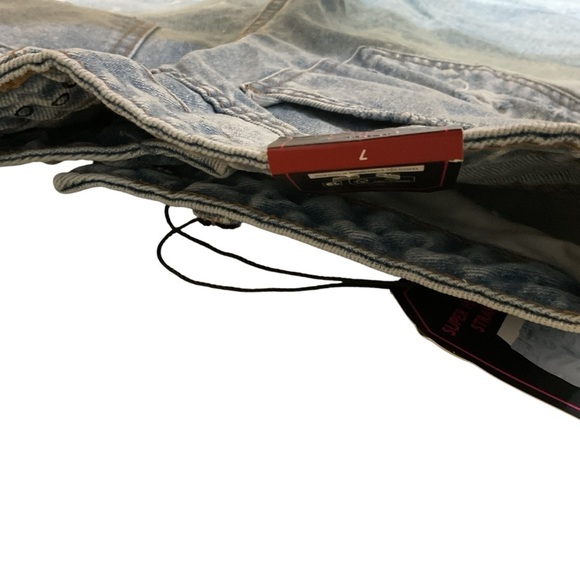 No Boundaries Women's Junior Size 7 Super High Rise Jeans Relaxed Fit Bleached - Picture 8 of 9